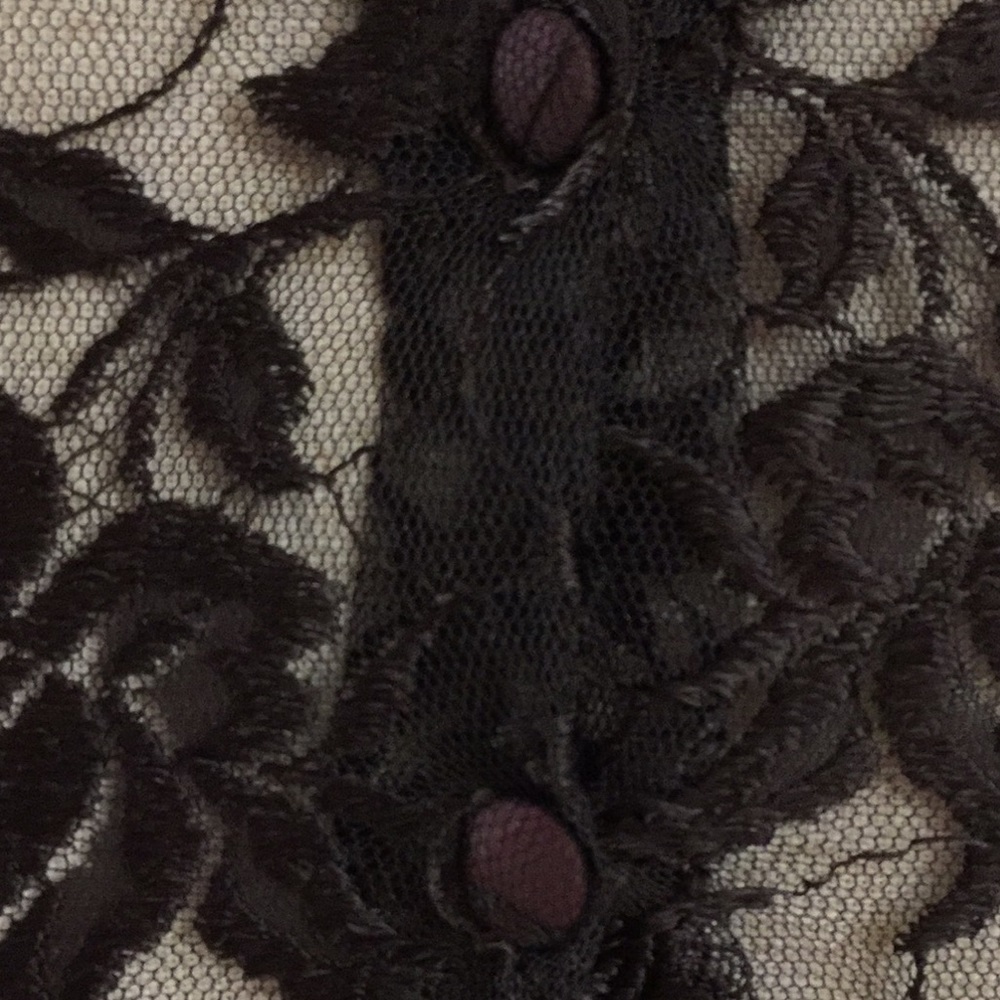 🌹A.B.S California Lace Button Back Shell Top - Picture 6 of 8